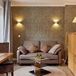 Weinhotel Mayer ホテル 3*