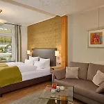 Weinhotel Mayer ホテル 3*
