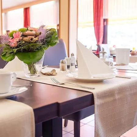 Отель Mayer's Weinhotel 3*