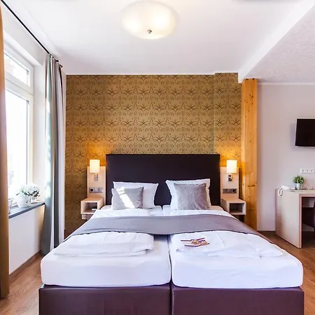 فندق Weinhotel Mayer 3*
