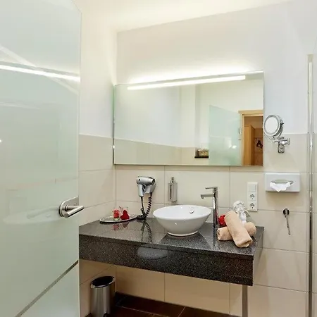 Weinhotel Mayer Hotel Zell