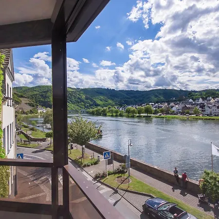 Mayer's Weinhotel 3*